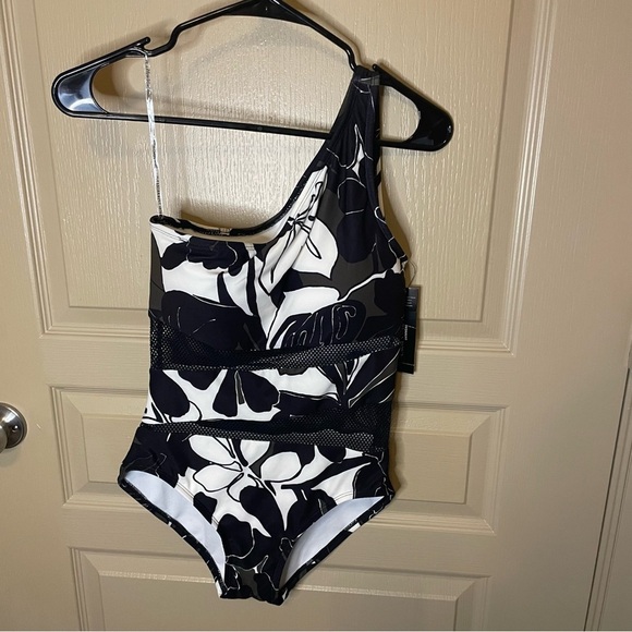 Carmen Marc Valvo Other - Carmen Marc Valvo One Shoulder One Piece Swimsuit, Women's Size 8 NEW MSRP $106